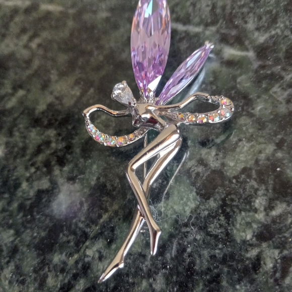 ada pin🎁 - Picture 2 of 3